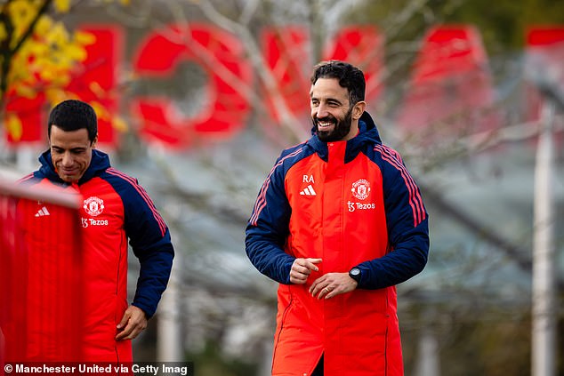 Ruben Amorim lors de sa première séance d'entraînement avec Manchester United