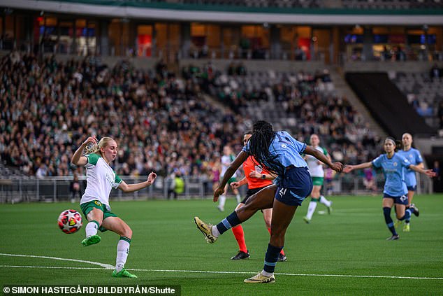 Khadija Shaw a ouvert le score avec un but dévié contre Hammarby.