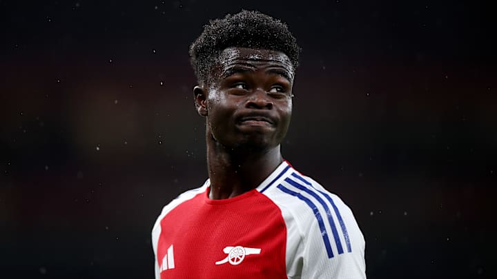 Saka fend les lignes au Emirates