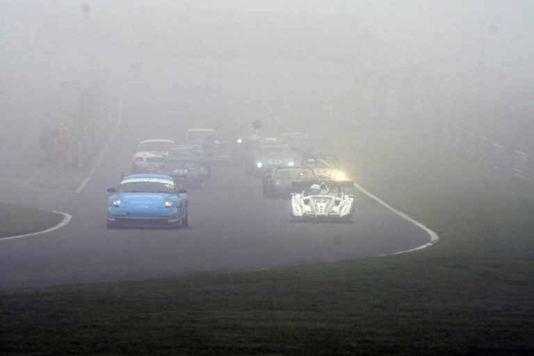 Brouillard épais - Événement Plum Pudding abandonné à Mallory Park