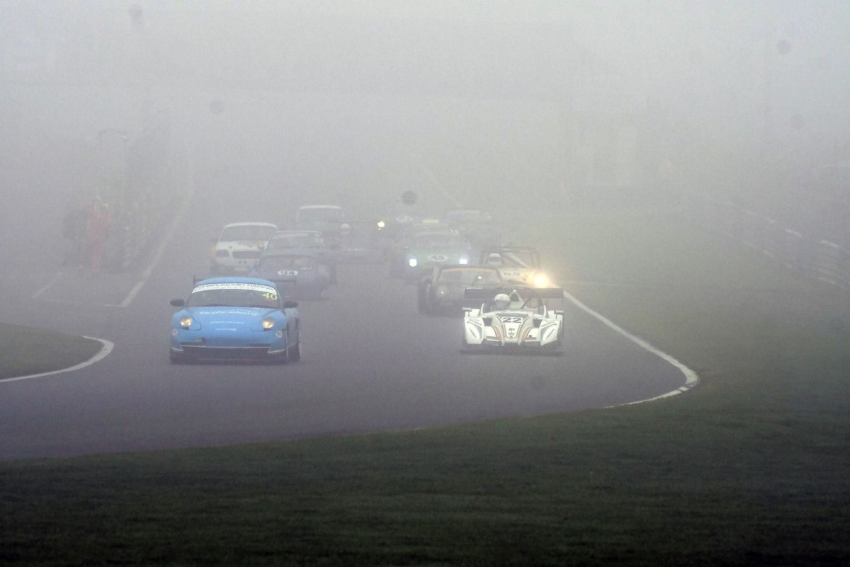 Brouillard épais - Événement Plum Pudding abandonné à Mallory Park