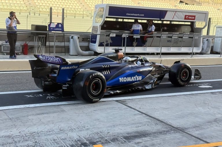 Carlos Sainz débute avec Williams lors des tests à Abu Dhabi