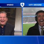 Chris Kamara fait rire Jeff Stelling lors de la couverture de Tottenham