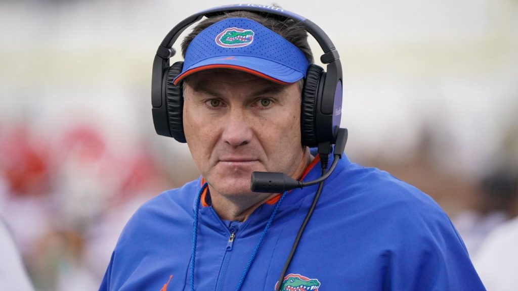 Dan Mullen nommé entraîneur principal de UNLV : un nouveau départ