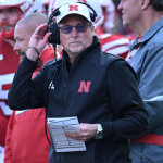 Dana Holgorsen reste coordinateur offensif de Nebraska pour 2 ans