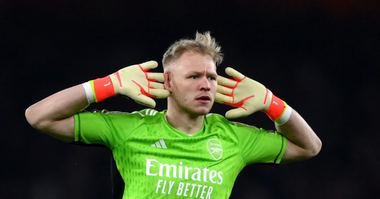 David Seaman encourage Ramsdale avant le match contre Arsenal