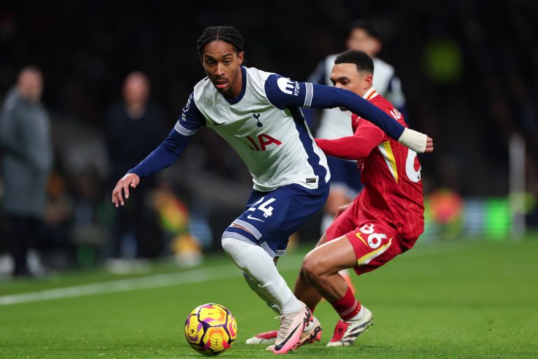 Djed Spence critiqué après la défaite de Tottenham contre Liverpool