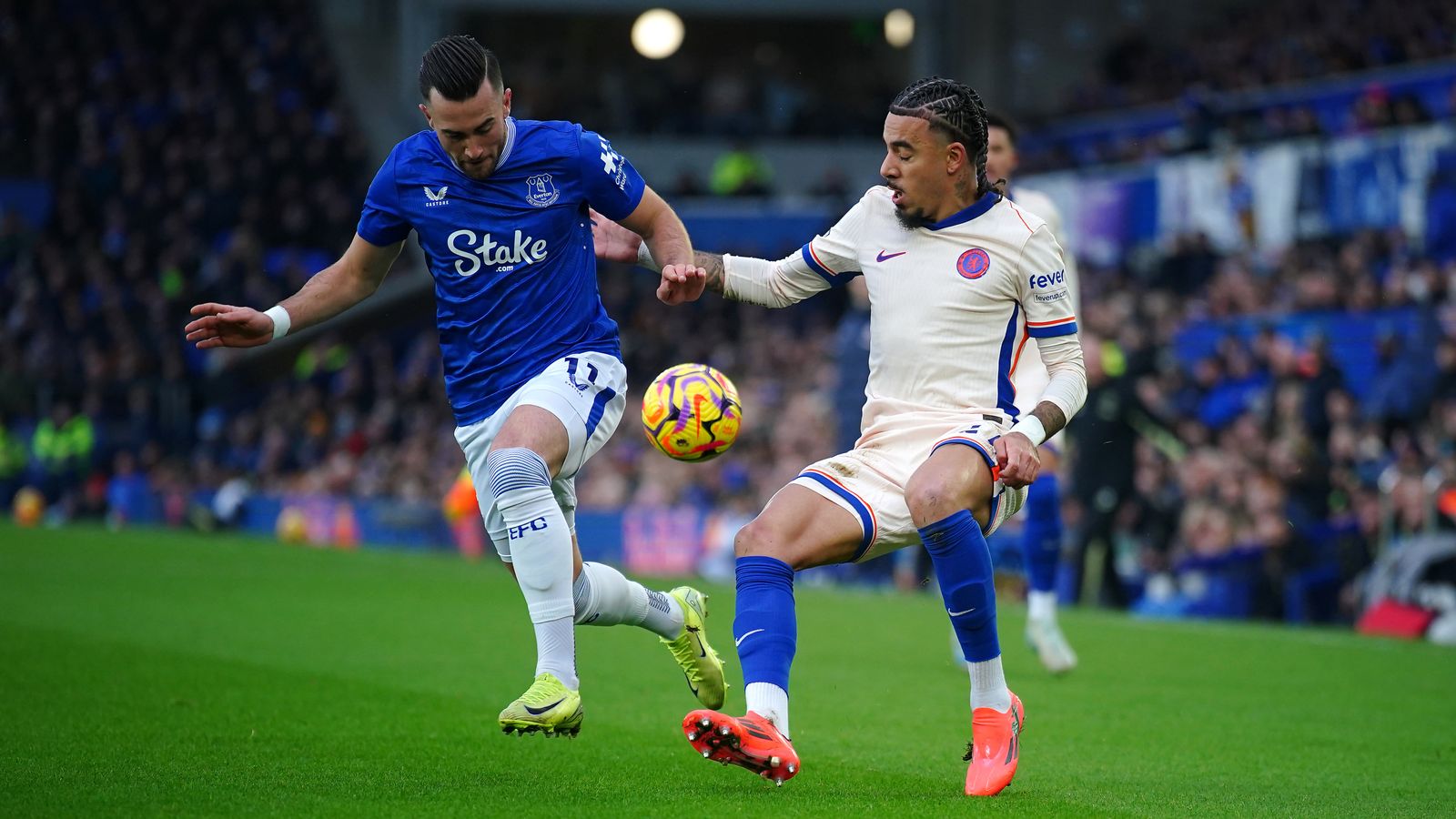 Everton et Chelsea partagent les points dans un match nul 0-0