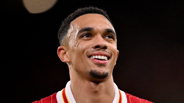 Gary Neville loue l-assistance de Trent Alexander-Arnold