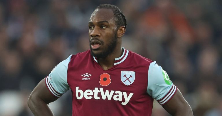 Hommage des joueurs de West Ham à Michail Antonio après son accident