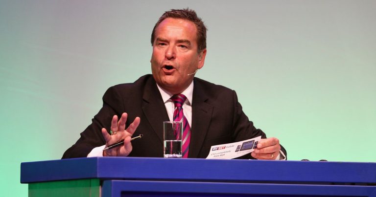 Jeff Stelling refuse une offre de GB News après Sky Sports