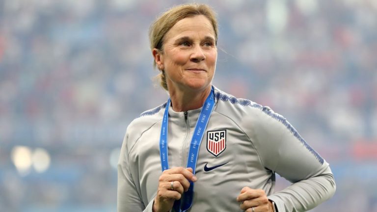 Jill Ellis rejoint FIFA comme responsable football aux côtés de Wenger