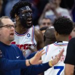 Joel Embiid expulsé lors de la victoire des 76ers contre les Spurs