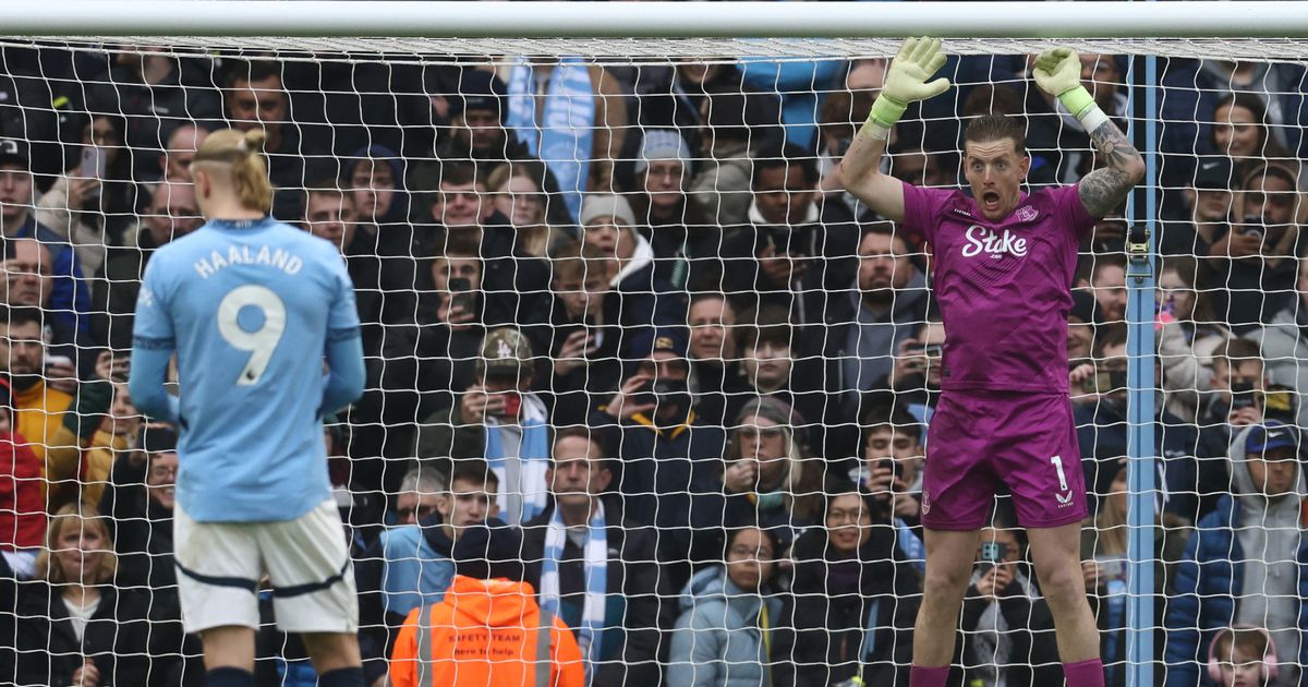 Jordan Pickford sauve un penalty d-Erling Haaland et égalise pour Everton