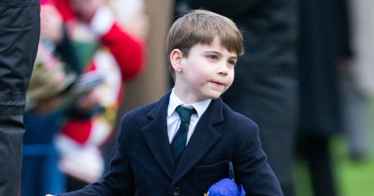 Le Prince Louis adopte la passion du foot comme son père William