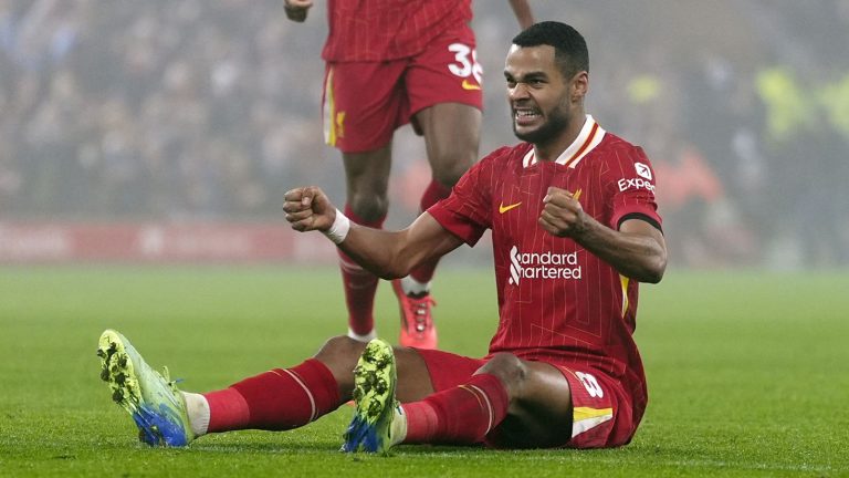 Liverpool - Arne Slot tempère l-enthousiasme pour le titre