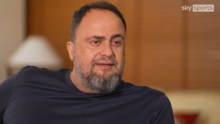 Marinakis critique VAR : L'acceptation des erreurs humaines