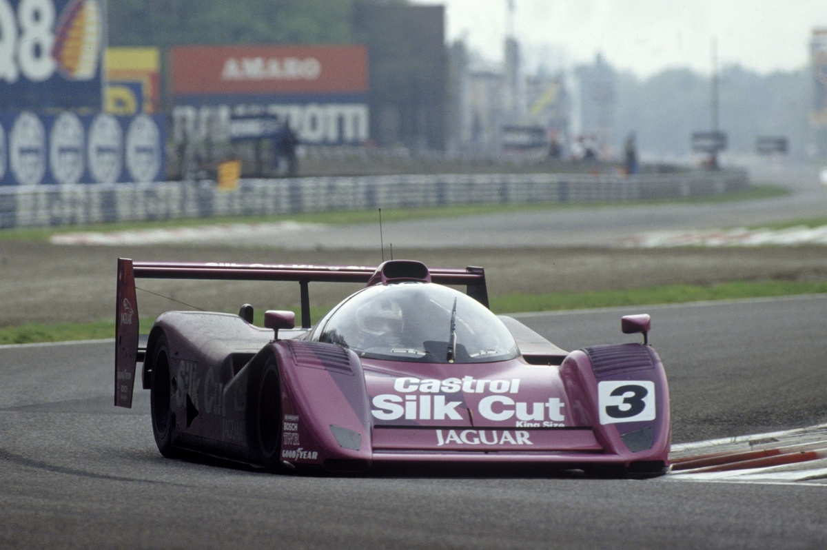 Martin Brundle et la Jaguar XJR-14 - une légende de la course