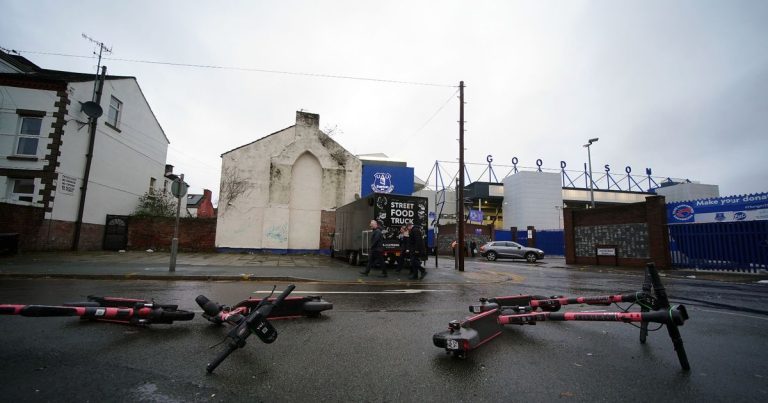 Merseyside Derby Everton vs Liverpool reporté à cause de la tempête Darragh