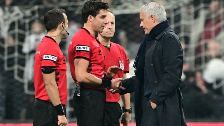 Mourinho félicite l'arbitre malgré la défaite de Fenerbahce