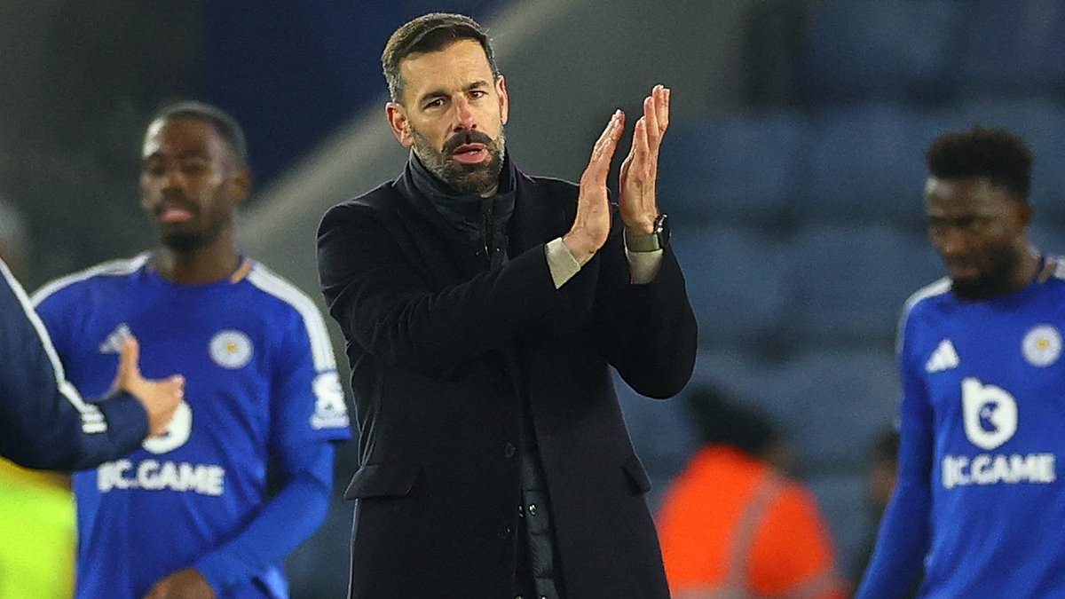 Van Nistelrooy célèbre sa première victoire avec Leicester contre West Ham