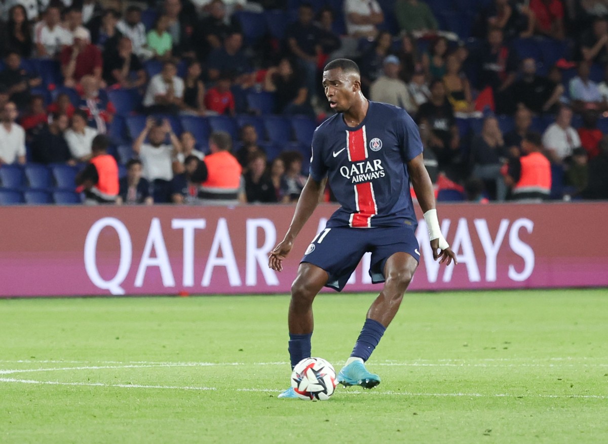 Willian Pacho en action pour le PSG