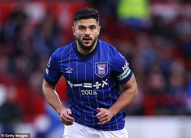 Sam Morsy, capitaine d'Ipswich, n'a pas porté l'armband arc-en-ciel le week-end dernier.