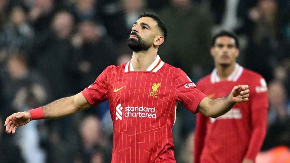 Mohamed Salah réagit après le match nul de Liverpool contre Newcastle