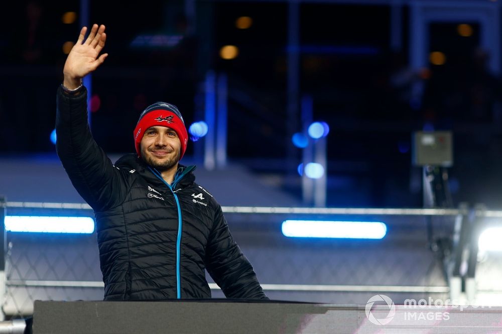 Esteban Ocon, Alpine F1 Team, lors de la parade des pilotes