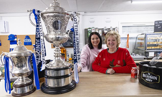 Darvel FC supporters