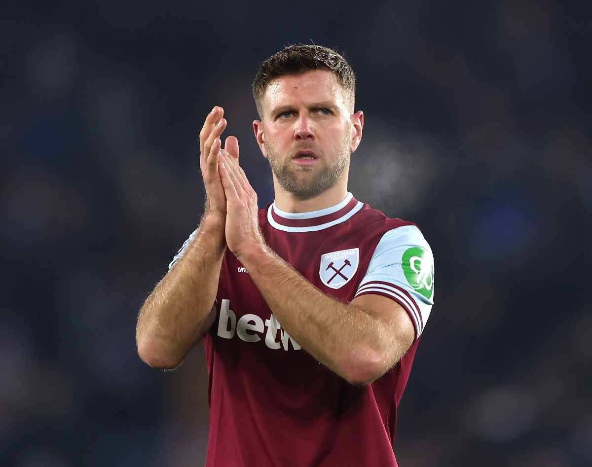 Niclas Fullkrug applaudit les fans de West Ham