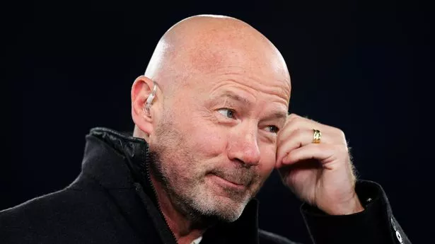 Alan Shearer lors d'un match de la phase de groupe de la Ligue des champions UEFA à Manchester City contre Feyenoord le 26 novembre 2024 à Manchester, Angleterre.