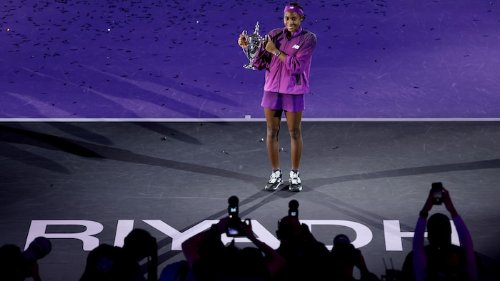 Coco Gauff remportant les finales de la WTA à Riyad.