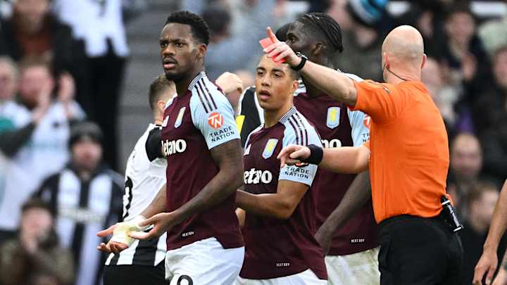 Jhon Duran surpris par son expulsion contre Newcastle United