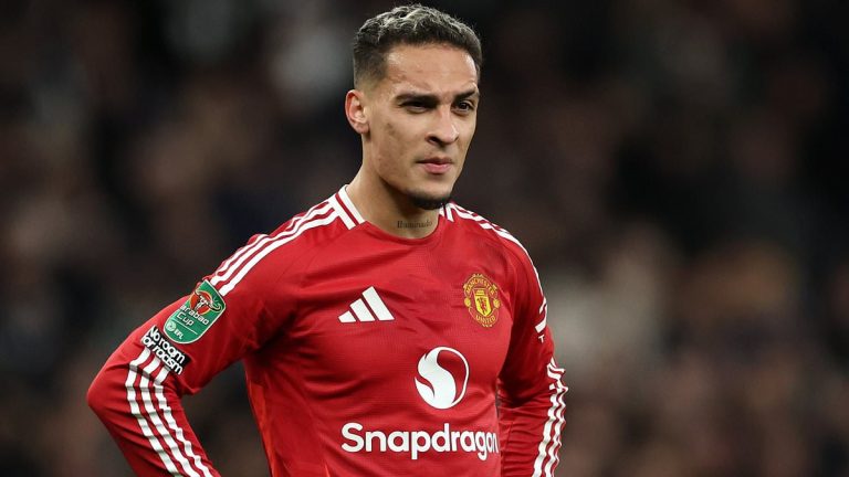 Antony de Manchester United pourrait rejoindre Real Betis en prêt