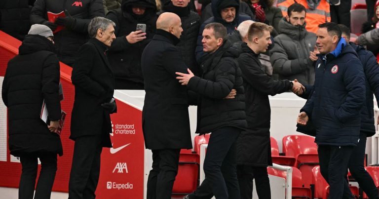 Arne Slot et le geste touchant après la victoire de Liverpool