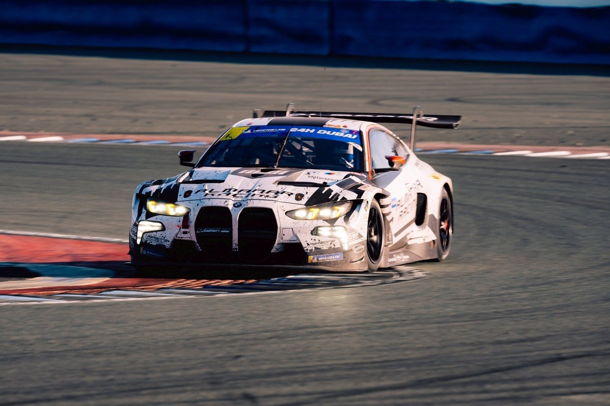 BMW remporte les 24 Heures de Dubaï avec le M4 GT3 EVO