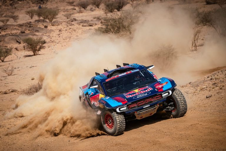 Carlos Sainz Rollover Dans Une Étape Cruciale Du Dakar 2025