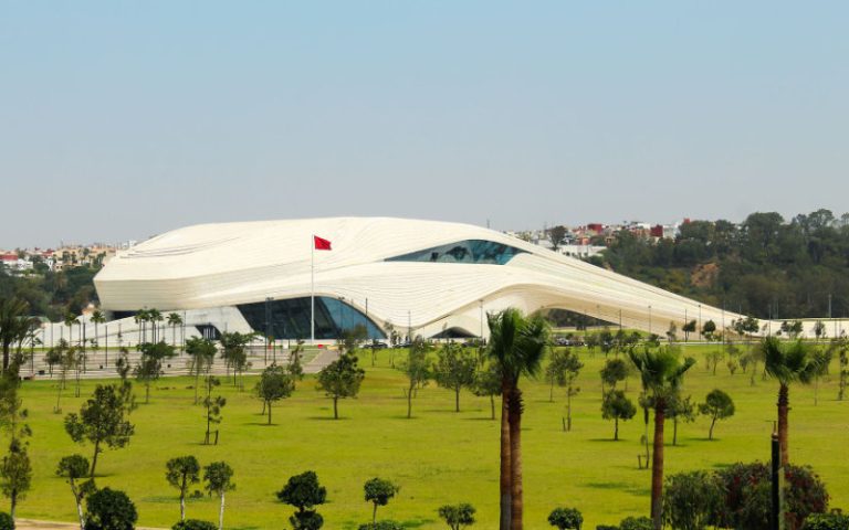 Construction d-une salle omnisports moderne à Rabat