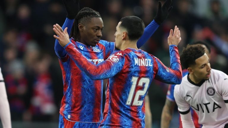 Crystal Palace s-impose contre Stockport en FA Cup