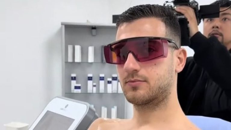 Diogo Dalot - Vidéo étonnante de son épilation laser en pleine crise