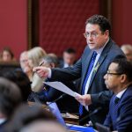 Drainville appelle à revoir les restrictions sur le sport-études