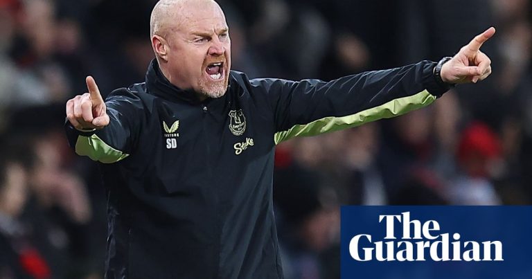 Everton - Dyche appelle à explorer des options managériales