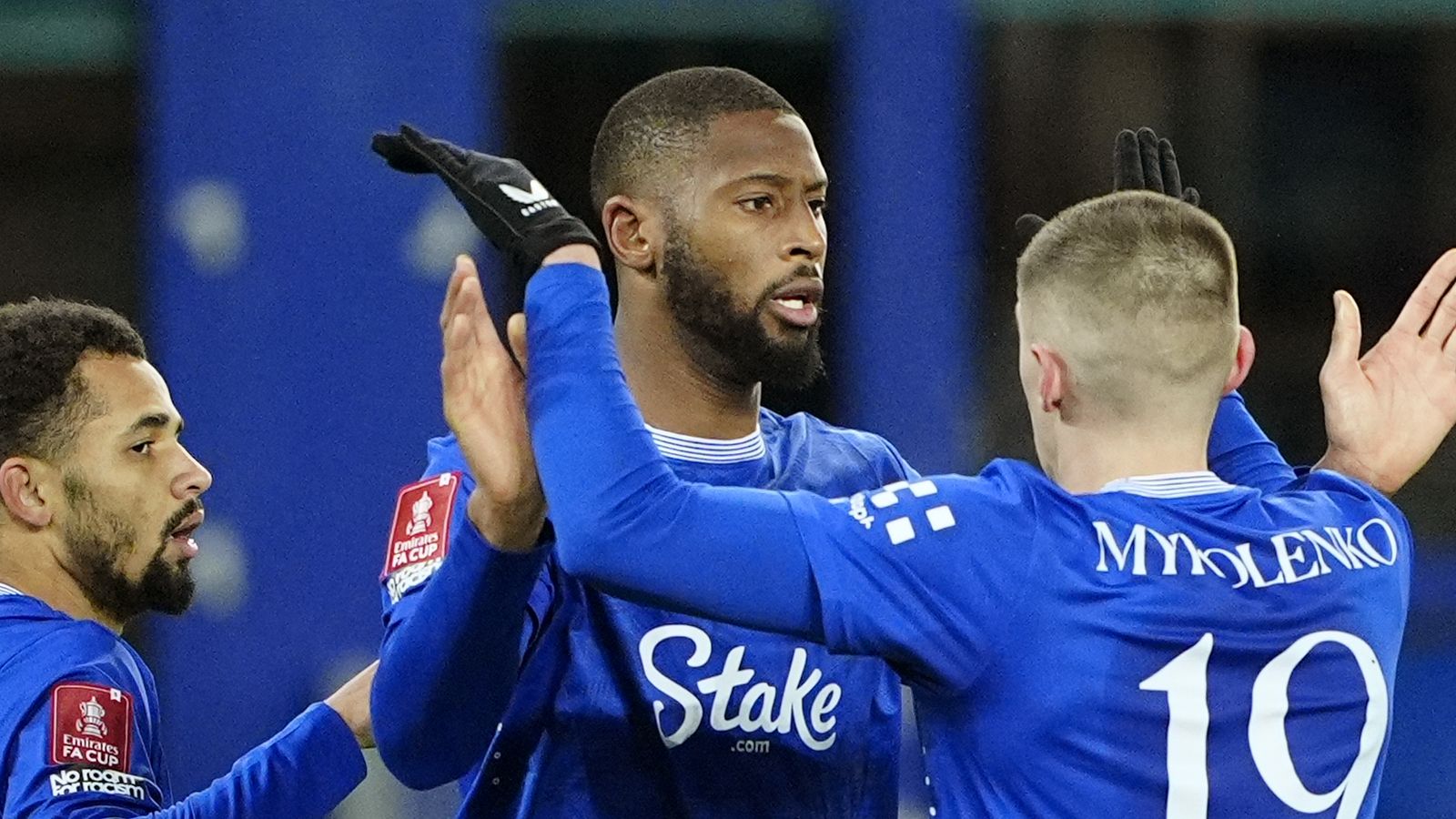 Everton se relance avec une victoire 2-0 contre Peterborough