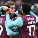 Flemming célèbre sa victoire au derby Burnley-Blackburn