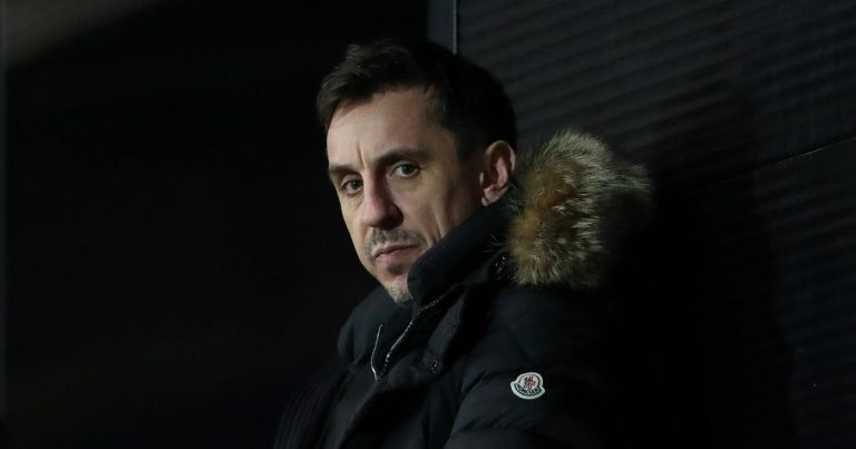 Gary Neville absent du match historique de Salford contre Man City