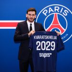 Khvicha Kvaratskhelia rejoint le PSG - un transfert marquant