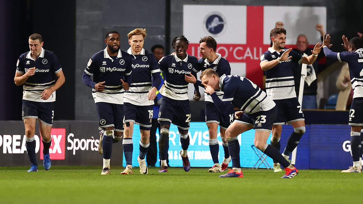 Les fans de West Ham se préparent pour le derby contre Millwall