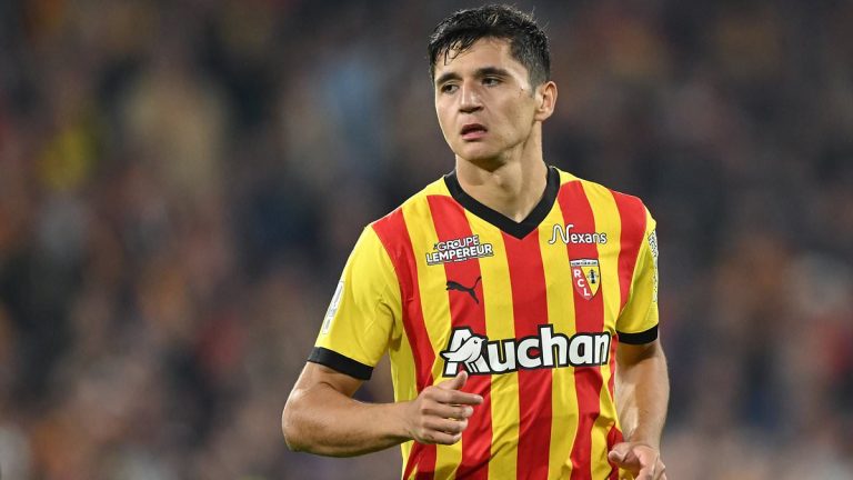 Manchester City finalise le transfert de Khusanov pour 33M£