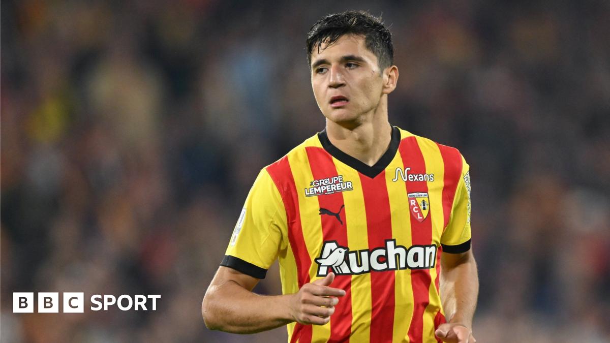 Manchester City signe Khusanov- défenseur de Lens pour 33-6M£